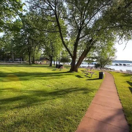 Top Floor Luxury, Sauna, Private Pool, Lake Bellaire Beach, 5 Beds, 4 Full Bath Екстериор снимка